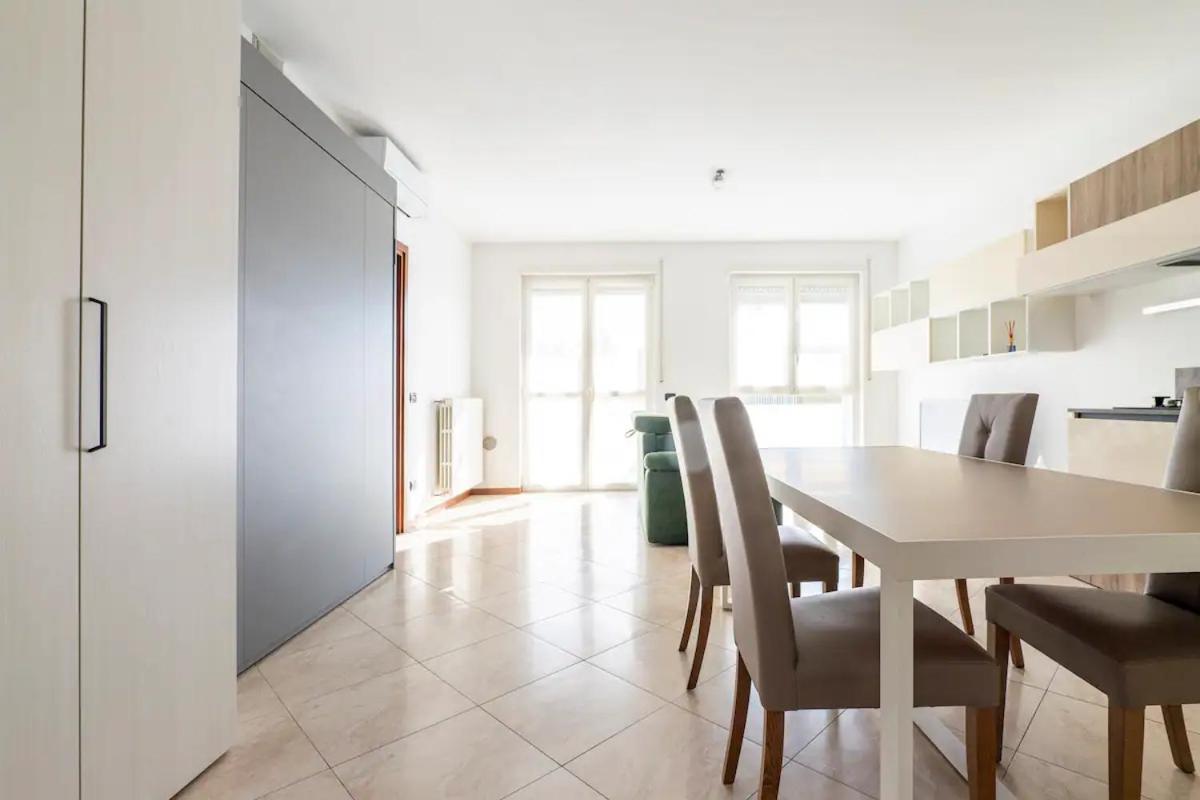 Elegante Bilocale, Zona Centro Lodi Apartment ภายนอก รูปภาพ